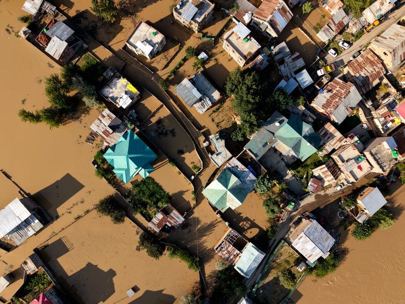 Building designed to withstand floods