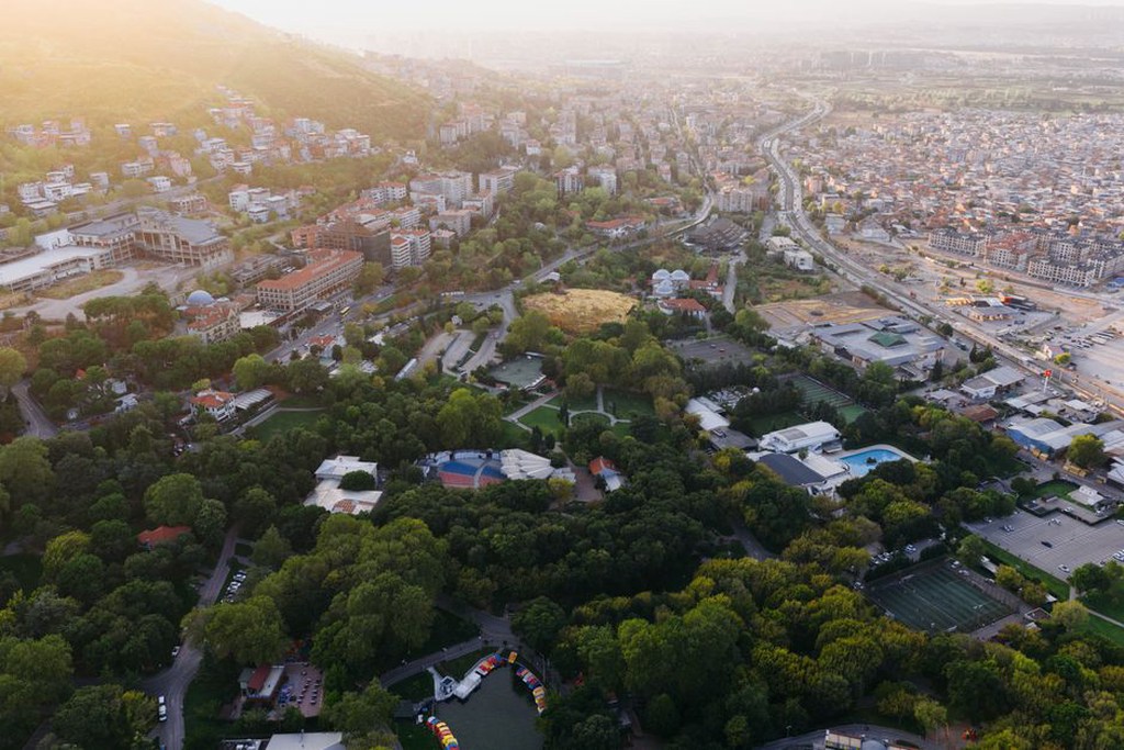 Green park integrated into a mixed-use complex