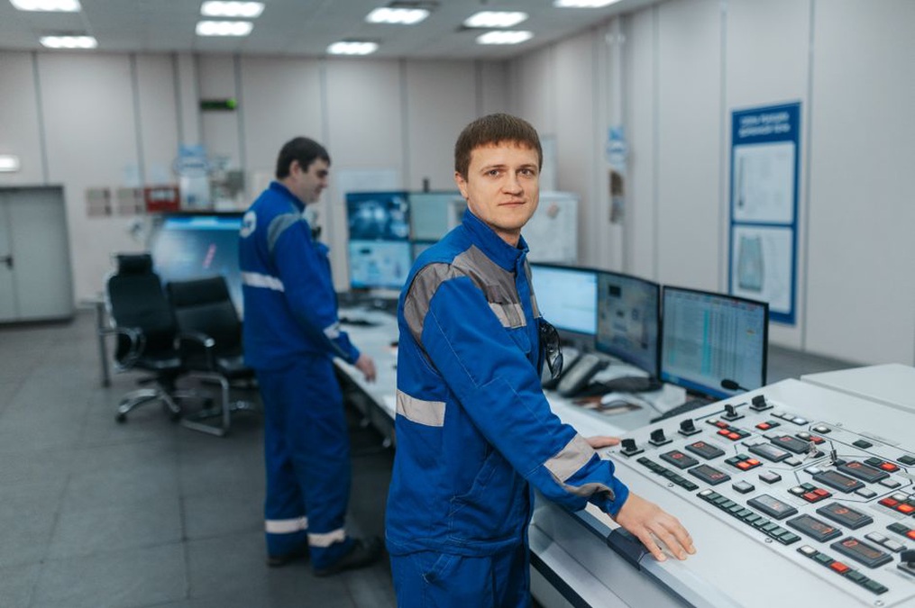 Facilities staff assess live building performance data