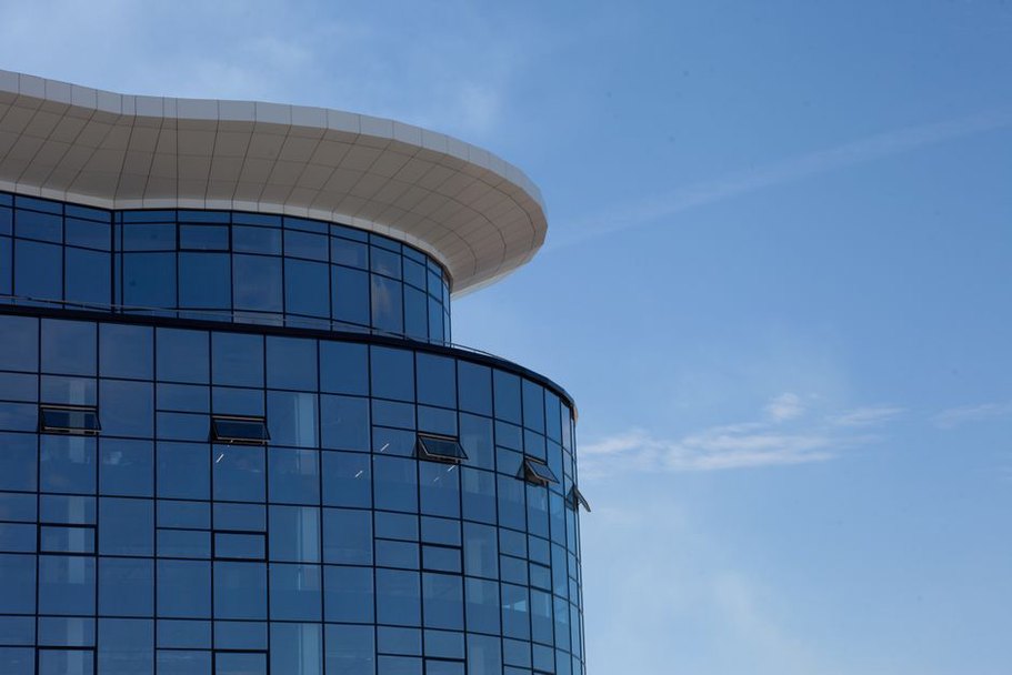 Exterior shading moderates sun exposure across office floors
