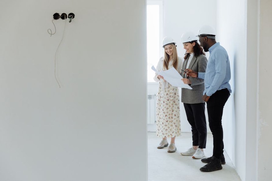 Site meeting checks details against work in progress