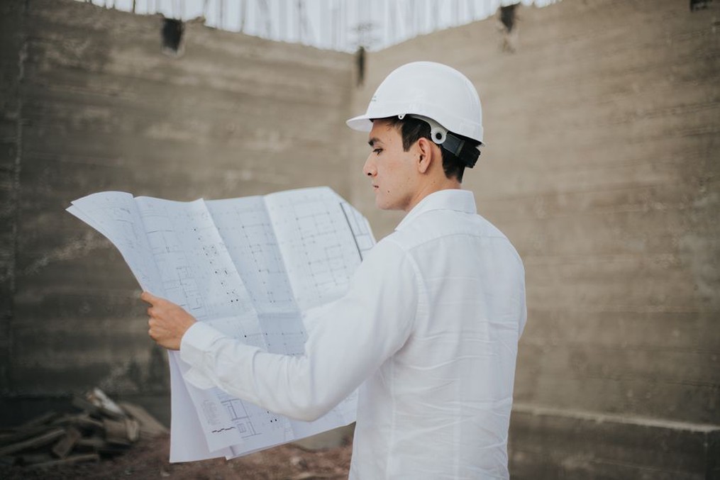 Site planning balances access, water, and existing vegetation
