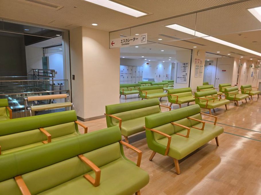 Clear routes through a calm clinic reception