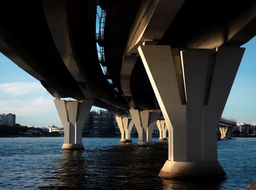 An isolation bearing separates the structure from its foundation