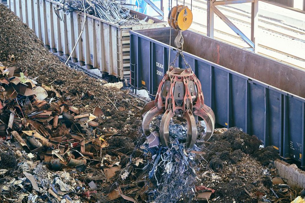 Separate containers keep construction materials out of mixed waste