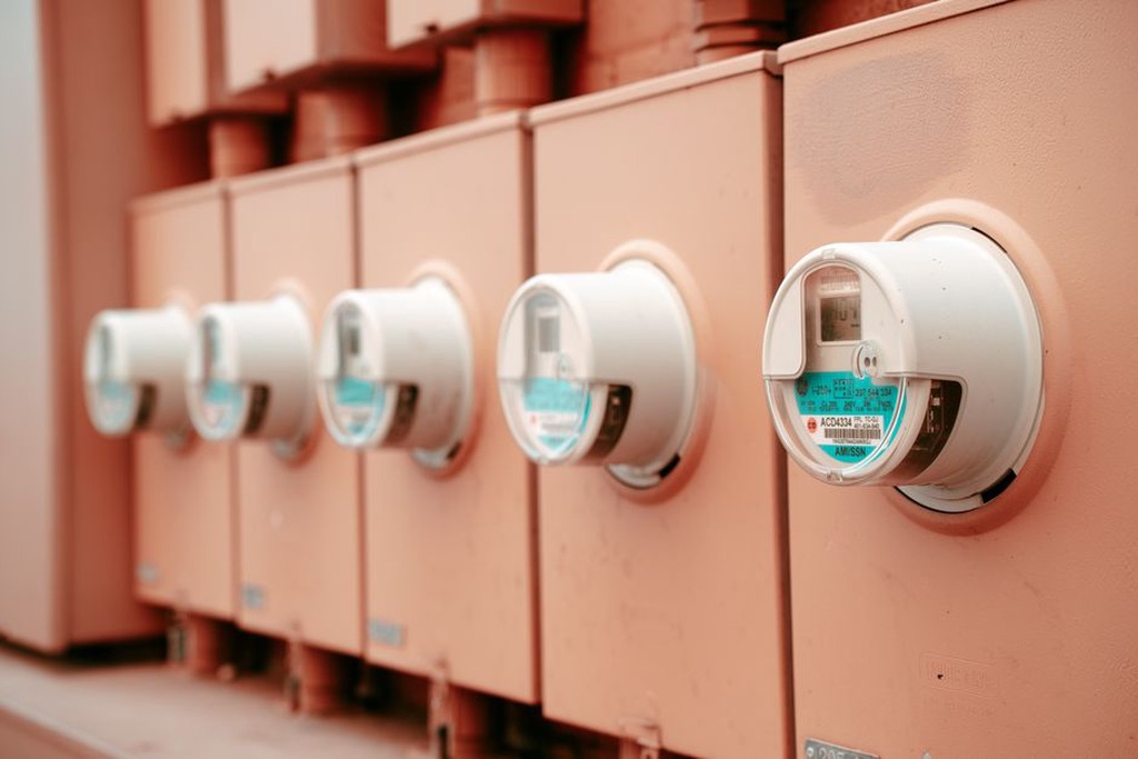 Digital meter display showing household electricity use
