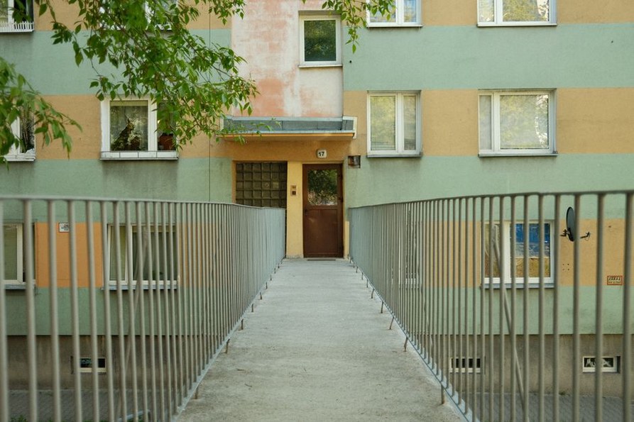 Sheltered entrance with a clear level approach